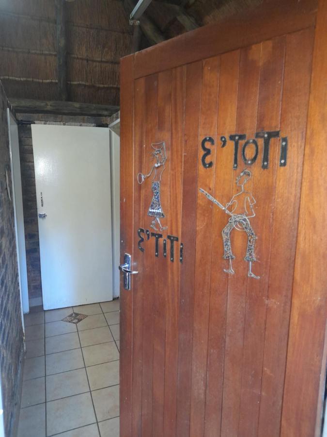 1322 Backpackers International Vandrehjem Pretoria-Noord Eksteriør billede